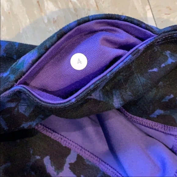 SOLD Lululemon Wunder Under Luon 21” - Picture 6 of 9